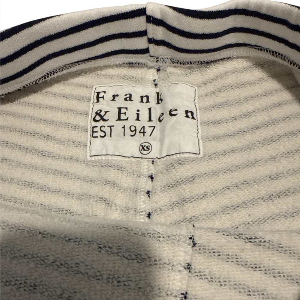 Frank & Eileen Hampton travel set in navy stripes size XS - Picture 12 of 14
